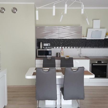 Wroclaw Apartamenty Kepa Mieszczanska Екстериор снимка