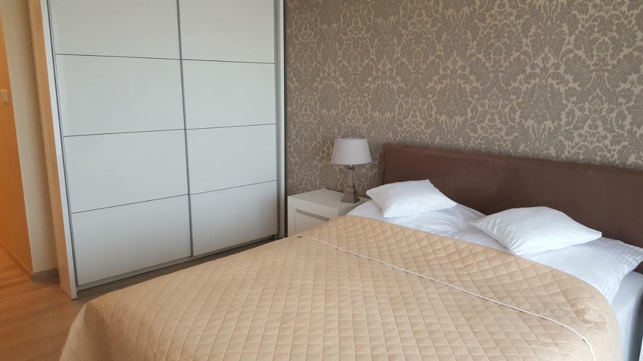 Wroclaw Apartamenty Kepa Mieszczanska Екстериор снимка