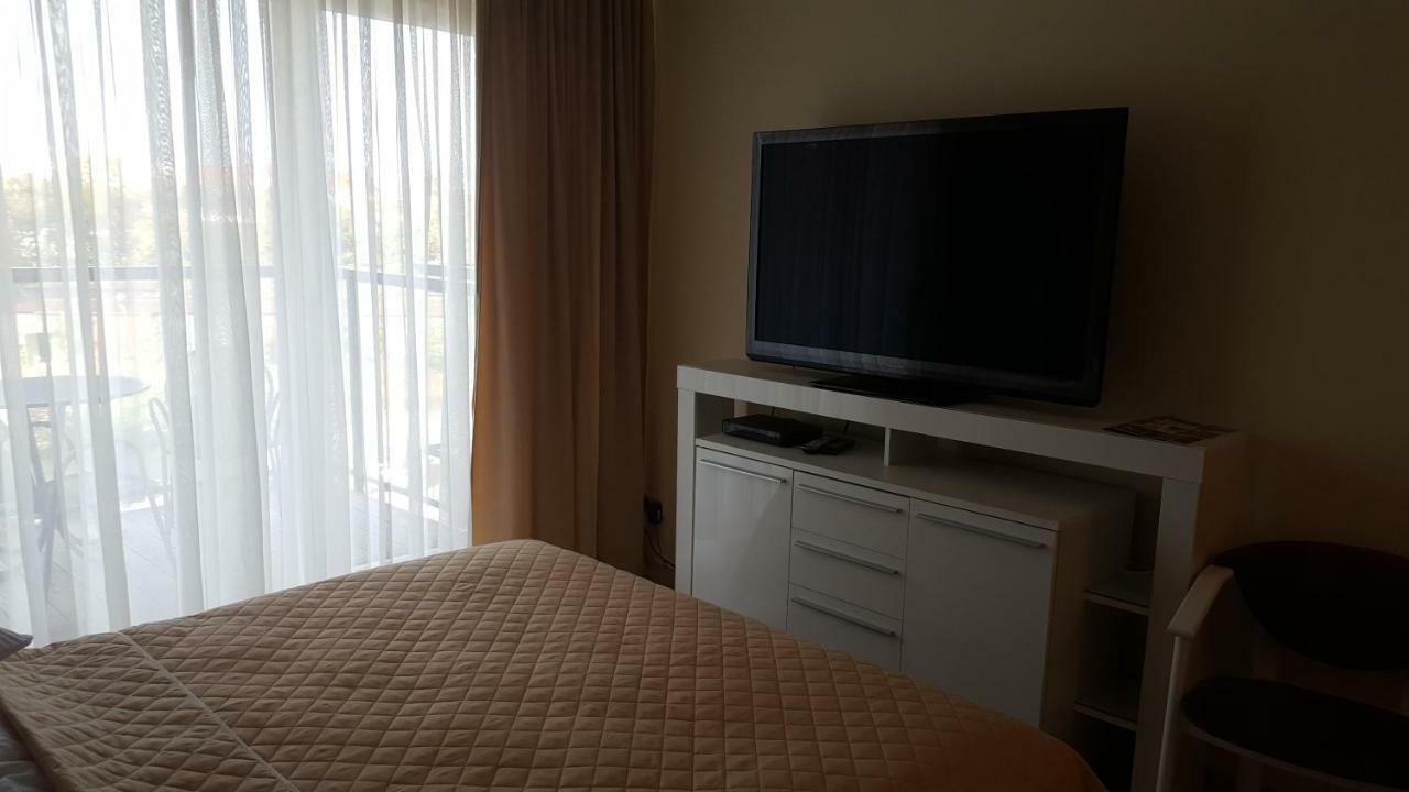 Wroclaw Apartamenty Kepa Mieszczanska Екстериор снимка