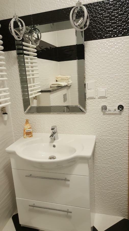 Wroclaw Apartamenty Kepa Mieszczanska Екстериор снимка